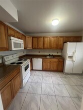 440 Lakeview Dr in Weston, FL - Building Photo - Building Photo