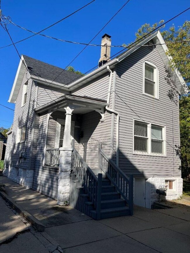 property at 1731 N Franklin Pl