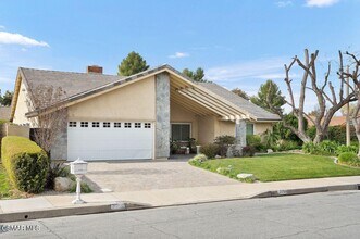 3294 W Sierra Dr in Thousand Oaks, CA - Building Photo - Building Photo