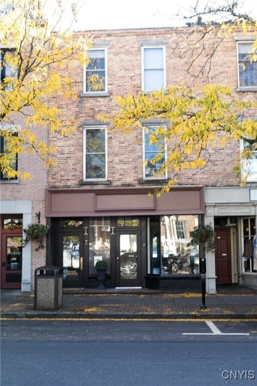 property at 20 E Genesee St