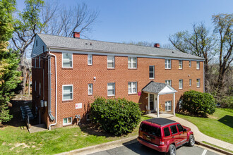 Buckingham Village in Arlington, VA - Foto de edificio - Building Photo