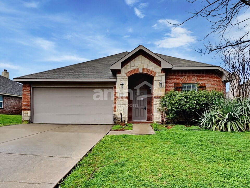 805 Windflower Dr in Rockwall, TX - Building Photo