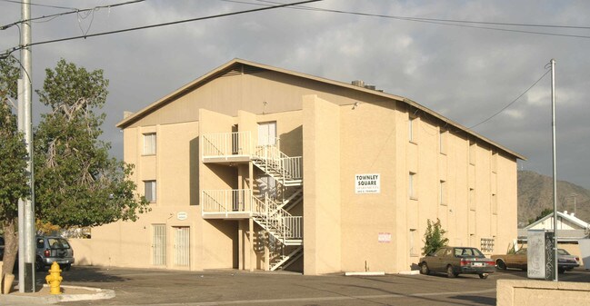 Mountain View Apartments in Phoenix, AZ - Foto de edificio - Building Photo