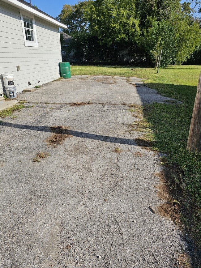 property at 2107 Jones Rd