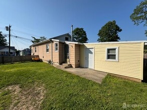 115 Morningside Ave in Old Bridge, NJ - Building Photo - Building Photo