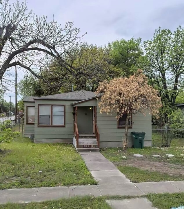863 Cavalier Ave in San Antonio, TX - Building Photo