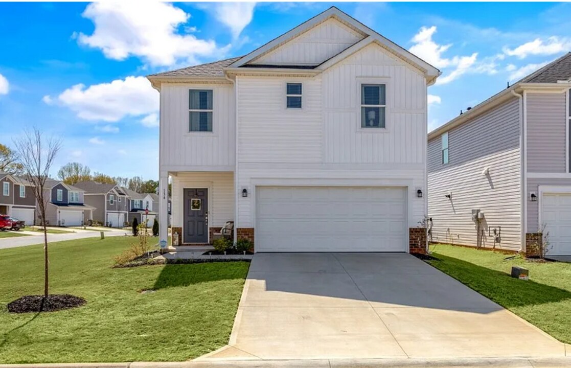 134 Longleaf Ln in Pendleton, SC - Building Photo