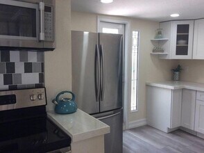 1821 NW 33rd Ave in Fort Lauderdale, FL - Building Photo - Building Photo