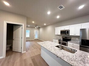 1507 SW Casuarina Dr in Bentonville, AR - Building Photo - Building Photo