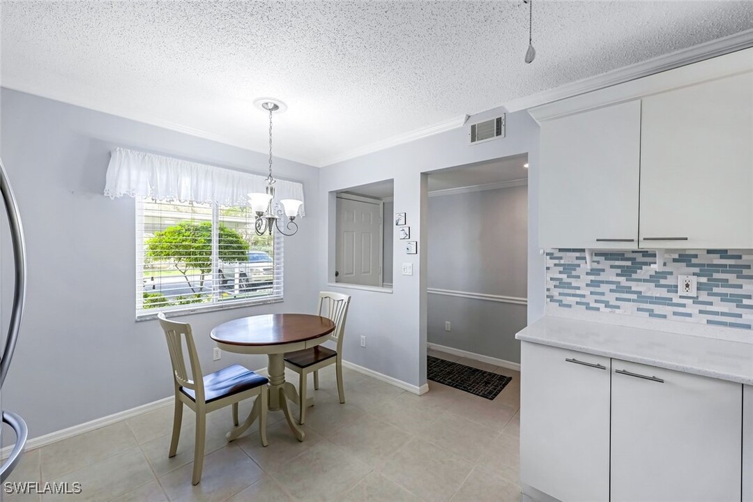 188 Furse Lakes Cir in Naples, FL - Building Photo