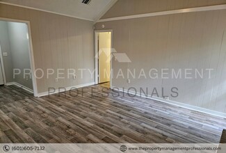 4746 Satinwood Rd in Jackson, MS - Building Photo - Building Photo