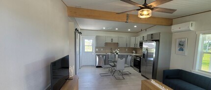 3420 Ash St in Punta Gorda, FL - Foto de edificio - Building Photo