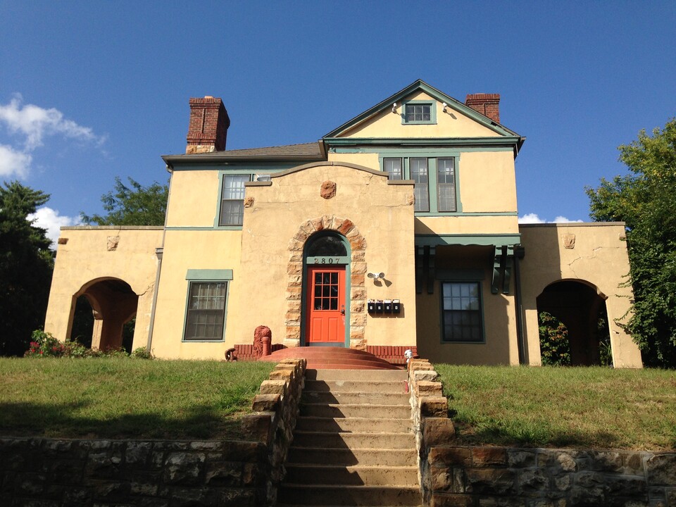 2807 Sherman Ave in St. Joseph, MO - Foto de edificio