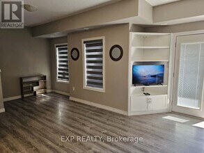 1110 Fairway Rd N in Kitchener, ON - Building Photo - Building Photo