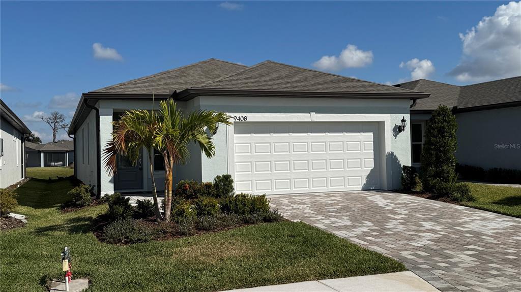 9408 Coastline Wy in Parrish, FL - Building Photo