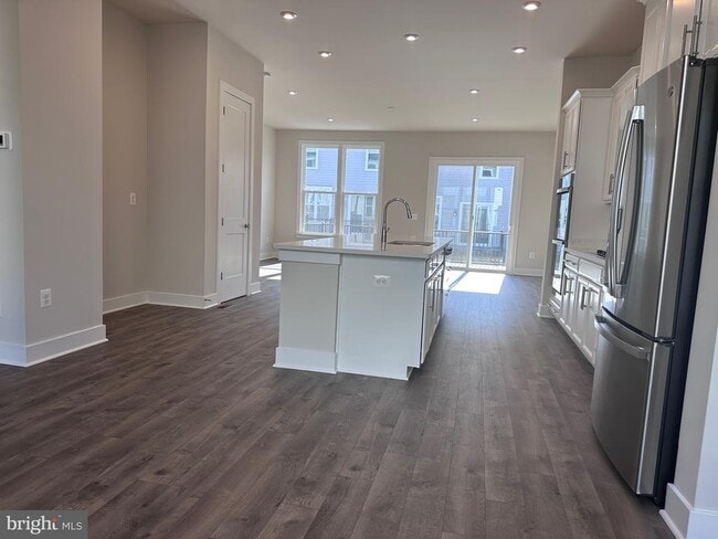 2453 Liberty Lp in Herndon, VA - Building Photo - Building Photo