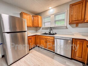 11825 Roberts St in Sugar Creek, MO - Building Photo - Building Photo