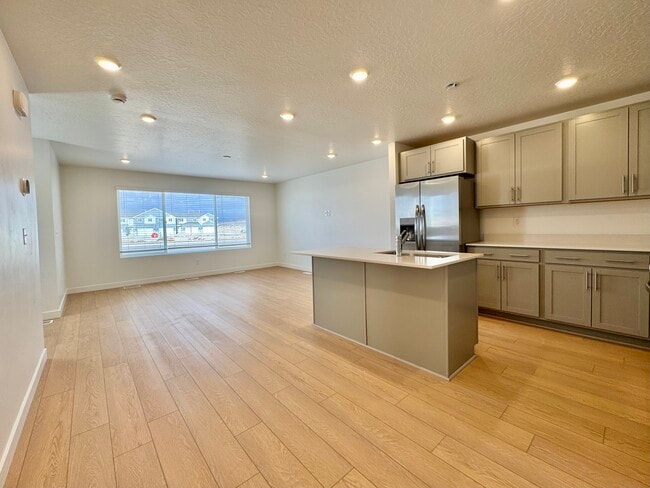property at 2071 Sand Holw Dr
