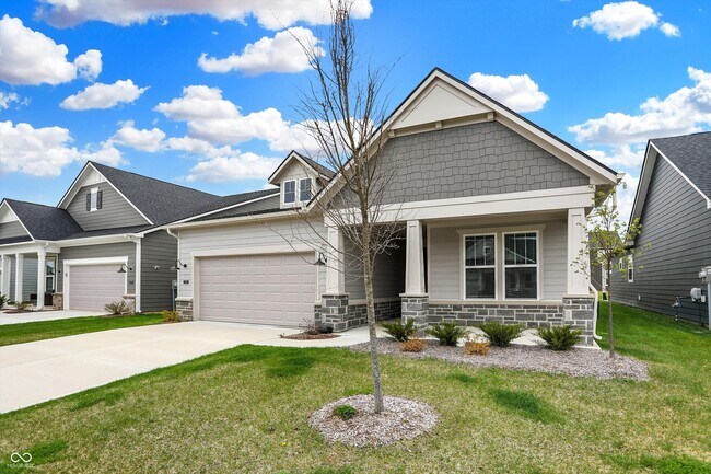 5309 Spyglass Dr in Whitestown, IN - Building Photo - Building Photo