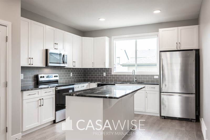 556 Kleins Cres in Leduc, AB - Building Photo