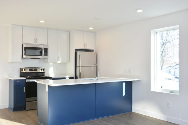 2909 Grand St NE, Unit 2