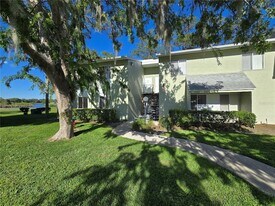 582 Fairways Cir, Unit A in Ocala, FL - Building Photo