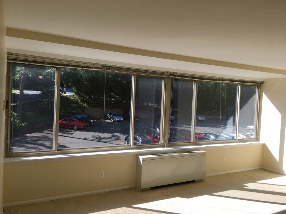 1210 N Taft St, Unit # 309 in Arlington, VA - Building Photo