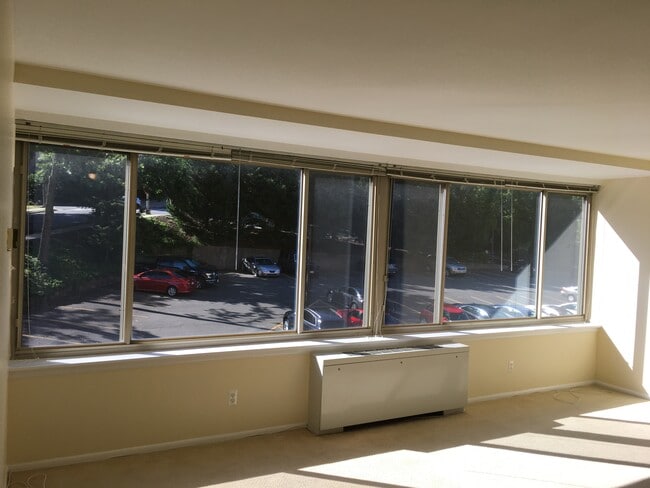 property at 1210 N Taft St