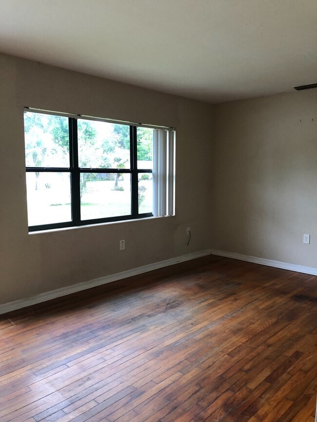 622 Howard Ave in Orange City, FL - Building Photo - Building Photo