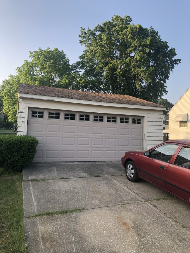 271 E Linwood Ave in Akron, OH - Building Photo - Building Photo