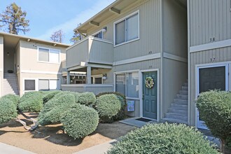 Northview in Turlock, CA - Foto de edificio - Building Photo