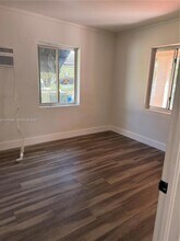 1325 NW 124th St in North Miami, FL - Building Photo - Building Photo