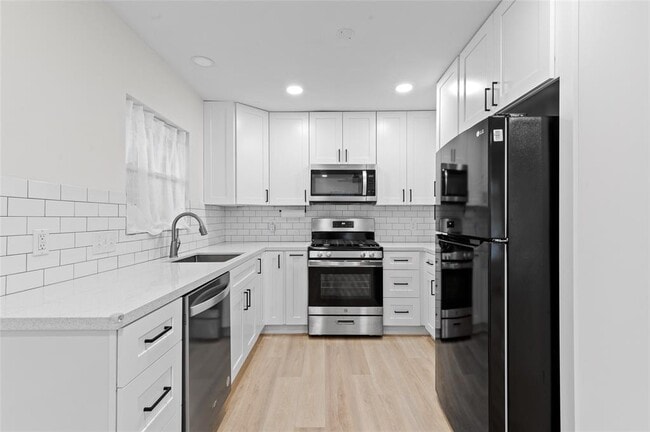 1327 Idylwild St photo'