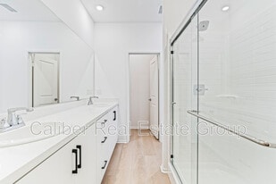 8444 Milk Thistle Ln in Chino, CA - Building Photo