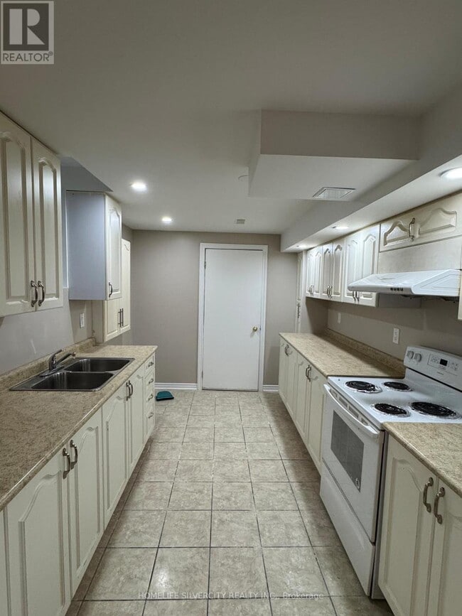 property at 9 Elsmere Rd