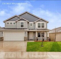 236 W Wausau St in Meridian, ID - Building Photo