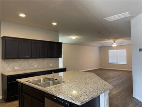 10825 Seguin St in Austin, TX - Building Photo - Building Photo