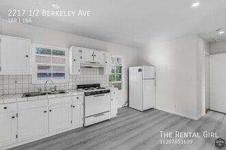 2217 Berkeley Ave in Los Angeles, CA - Building Photo - Building Photo