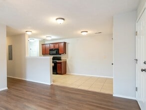 Scenic Station Apartments in Springfield, MO - Foto de edificio - Building Photo