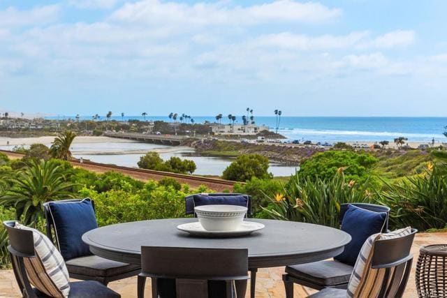 property at 105 Via De La Valle