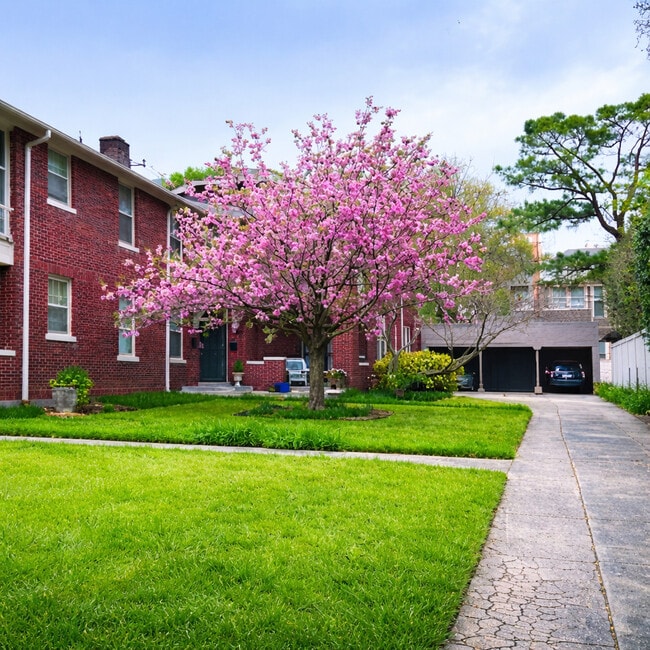 Harbert Court Apartments - Central Gardens in Memphis, TN - Building Photo - Building Photo