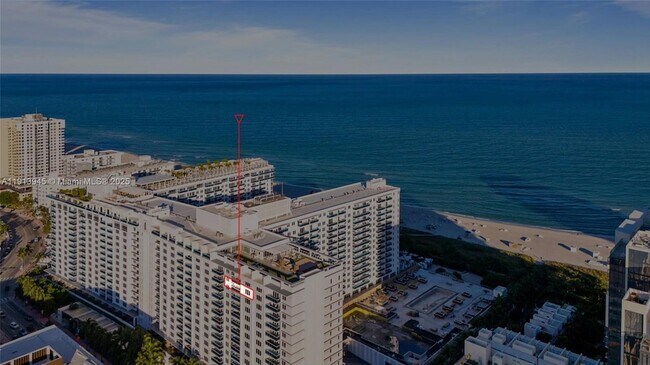 2301 Collins Ave, Unit 1634 in Miami Beach, FL - Foto de edificio - Building Photo