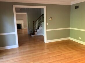 1021 W Old Ml Rd in Lake Forest, IL - Building Photo - Building Photo