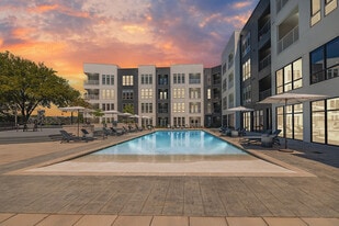 Vue on Riverfront in North Little Rock, AR - Building Photo