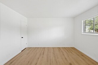 806 E 13th St in Georgetown, TX - Building Photo - Building Photo