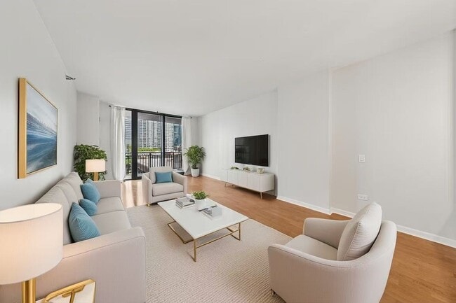 330 N Jefferson St in Chicago, IL - Building Photo - Building Photo