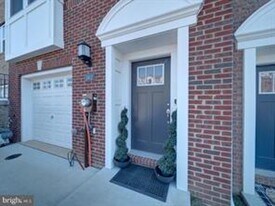 5902 Kate Chopin Pl in Waldorf, MD - Building Photo