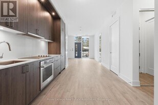 259 The Kingsway in Toronto, ON - Building Photo