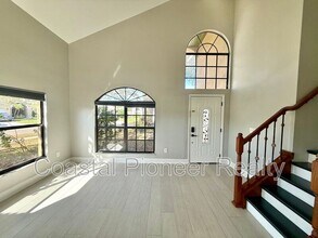 8758 Huntfield St in Tampa, FL - Building Photo - Building Photo