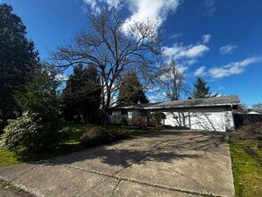 1104 Ginger Ave in Eugene, OR - Building Photo - Building Photo
